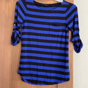 Cable&gauge Womens size small shirt.